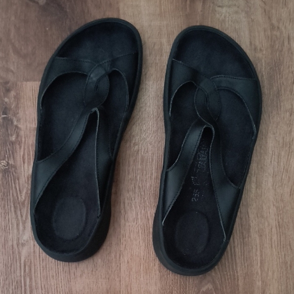 Birkenstock Tatami Black Strap Slide Sandals - Picture 1 of 6